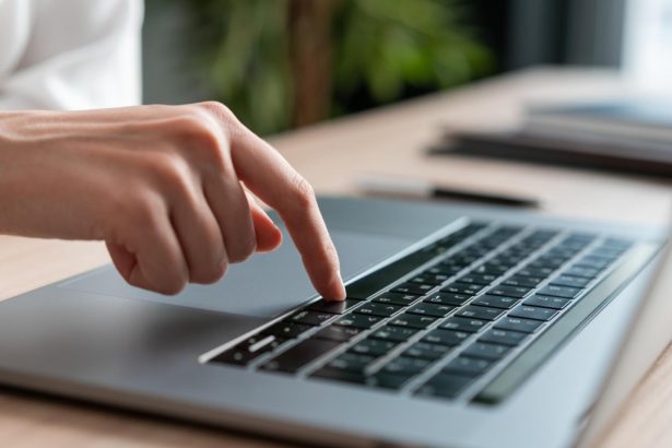 Signature électronique : pourquoi les entreprises françaises ont intérêt à choisir un acteur souverain ?