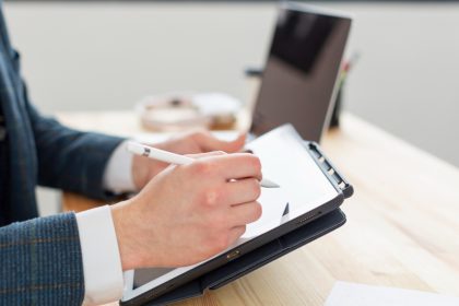Signature électronique qualifiée : pourquoi le niveau de sécurité maximal devient incontournable